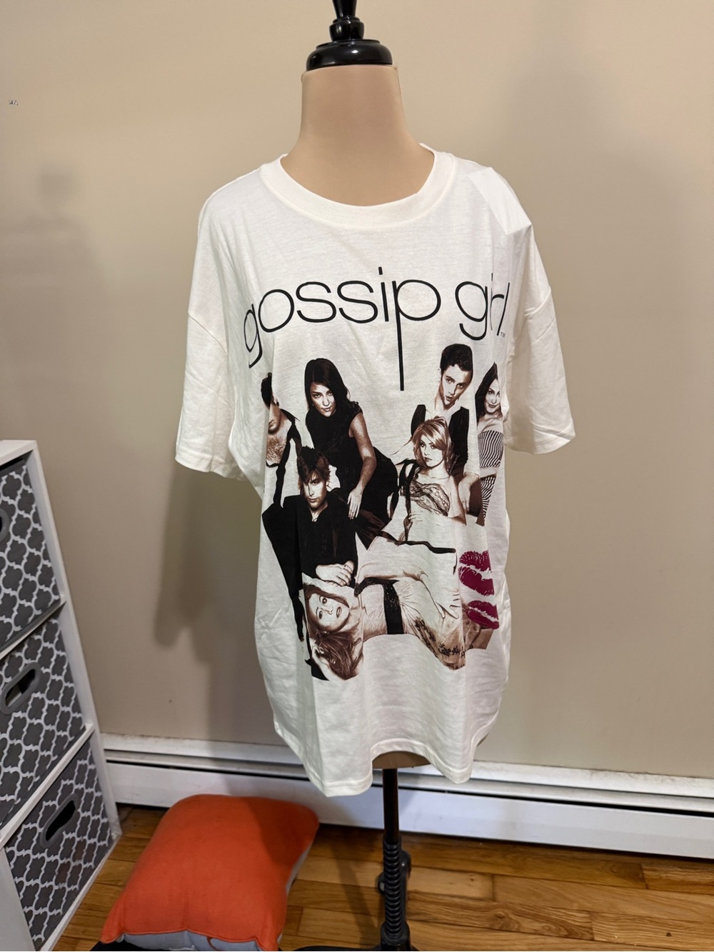 Gossip girl ladies t shirt new with tags